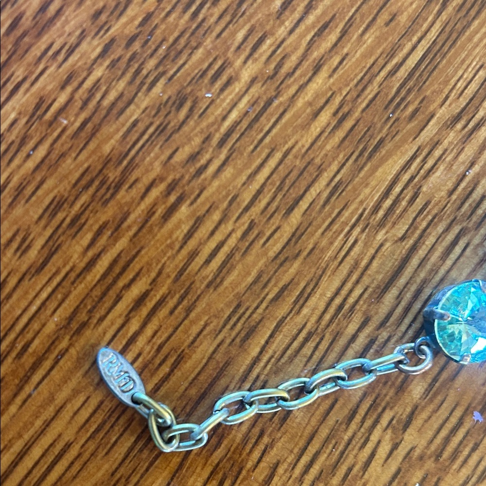Elegant Blue Crystal Bracelet - Picture 2 of 5